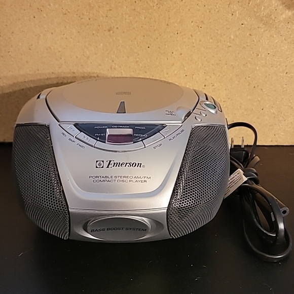 Emerson Other - Emerson Portable Stereo am/fm Compact Disc Player